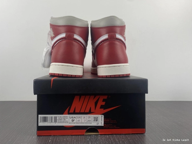 OG Newstalgia DJ4891-061 (W) 1 High Chenille Jordan 0808